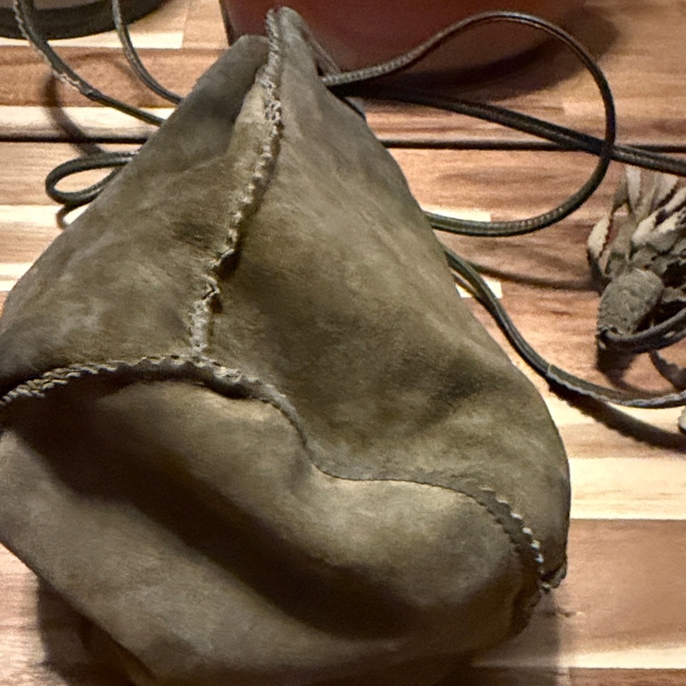Bottega Veneta Olive Green Suede Shoulder Bag - Picture 3 of 9